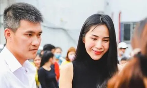 Câu nói khiến Công Vinh được ngưỡng mộ khi tháp tùng Thủy Tiên đi cứu trợ miền Trung